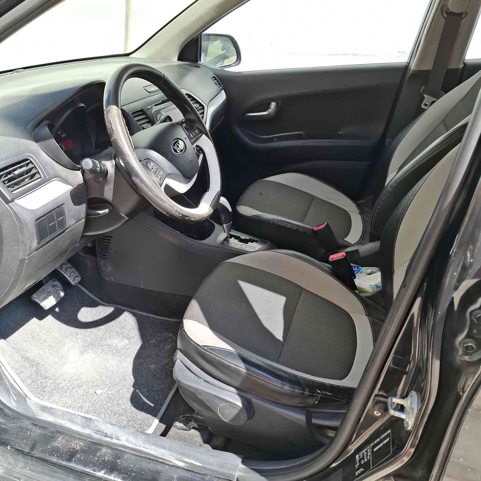 سيارة بيكانتو كيا خصوصي
موديل ٢٠١٥
مسافة سيرها ٧٦ الف كم.
خالية من التبديل 
السعر ٧٠ سبعين ورقة ١٠٠ دولار
الاتصال  ***********
