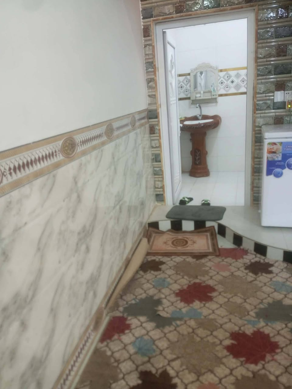 بيت  200 م للبيع بحاوي الامام العباس غرفتين وصاله ومطبخ وديوانيه *********** للاستفسار اكثر على هذا رقم متوفر وات ساب
