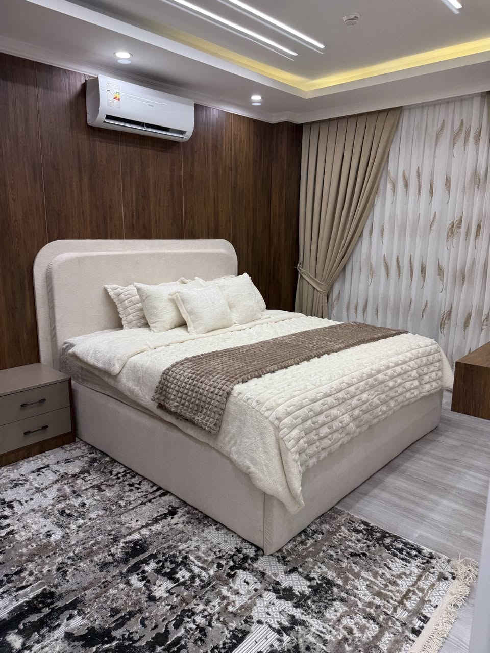 🔥#شقةللبيع #شوقەبۆفرۆشتن 🔥
#اربيل #هەولێر #العیراق #عیراق #اربيل 

✔ مصممة بتصميم فاخر وراقي
✔ الموقع: اربيل - مجمع واو تاور 
✔ #واو تاور في مربع الذهبي 
✔ الحالة: مؤثثة بالكامل بأثاث فاخر. 
✔ المساحة: 90 متر 
✔ التفاصيل: غرفە نوم + صالة 
‌✔ الطابق 13
✔ مجمع متكامل بالخدمات
✔ سيكوريتي على مدار الساعة
✔ كهرباء وماء 24/7

📞 للاستفسار والتواصل:

واتساب:

  0750 957 28 48
0770 957 28 48 

‏‎

‏‎#اربیل #کوردستان #عراق  #عیراق  #العیراق  #کردستان  #کردستان_عراق  #بغداد  #بصرة  #موصل  #الایجار  #اجارات  #شقة_الإیجار #هەولێر #شووقە_بۆ_کرێ #شووقە_بۆفرۆشتن #شقة_للبیع 
‏#erbil #kurdistan #iraq #hawler #baghdad #basra #rent #apartment #property #propertyfinder #royatowerserbil #royatower
