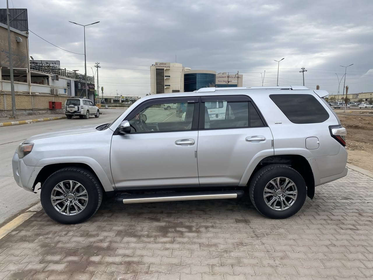 السلام عليكم (للبيع)
فررنر 2017 SR5
فور ويل سته سلندر
حادث شبر بجاملغ امامي فقط 🔴
فول مواصفات عده البصمه ولفتحه
سياره خير من الله ما ناقصها برغي ادامه كامله
رقم سليمانيه جديد
للاستفسار اتصل ***********
