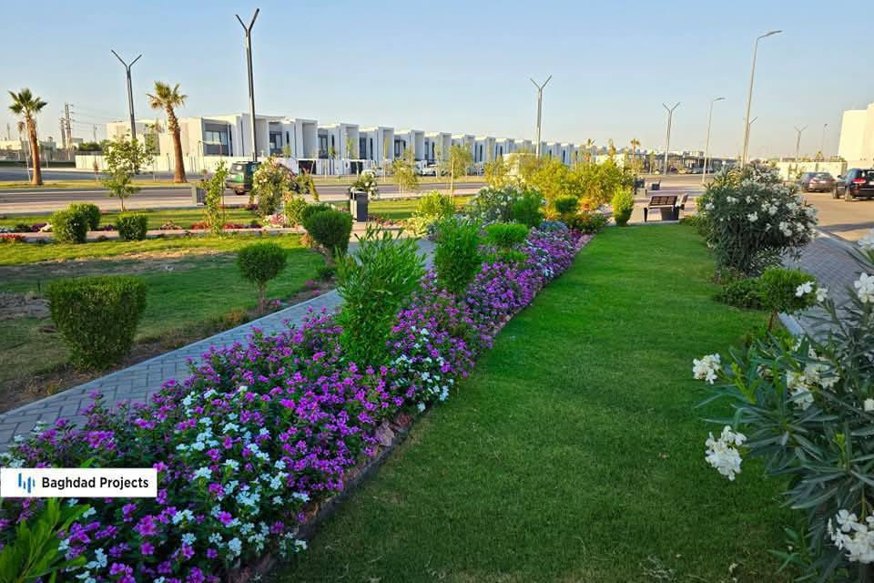 السلام عليكم ترتيب الحدائق وفرش الثيل 
***********
