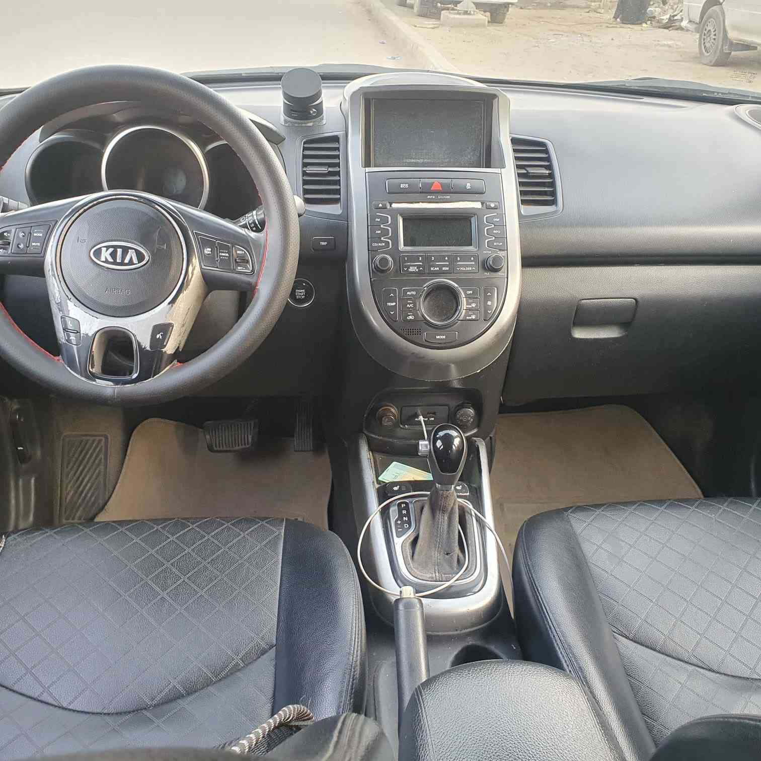 كيه صول موديل ٢٠١٣ سيارة جاهزة من كلشي  تخم تاير حداديه جديده بيها ٣ قطع صبغ بدون دواخل ولا ايبرباك سيارة فول واحد علي واحد باسمي سيارة سعر ١٠٠ بيها مجال بسيط محرك ألف ١٦٠٠          ، مكان مدينة الصدر ***********
