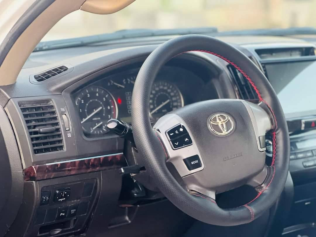 سلام عليكم للبيع لاندكروز جكساره موديل 2009
سياره جاهزه مال بيت فول مواصفات بريم 
مكفوله كفاله عامه من ضربه وصبغ وتبديل ولبارد 
8ارباك فتحه سلايت شاشه زنون عالي ناصي كامره 
ثلاجه كروز سرعه بصمه شاير بلمري قمارهDVd
سياره شوفه عينك تجي وشوف وتدلل 
مكان سيارة بابل الإسكندرية/السعر 3شدات و6ورقات وبيه مجال /***********
