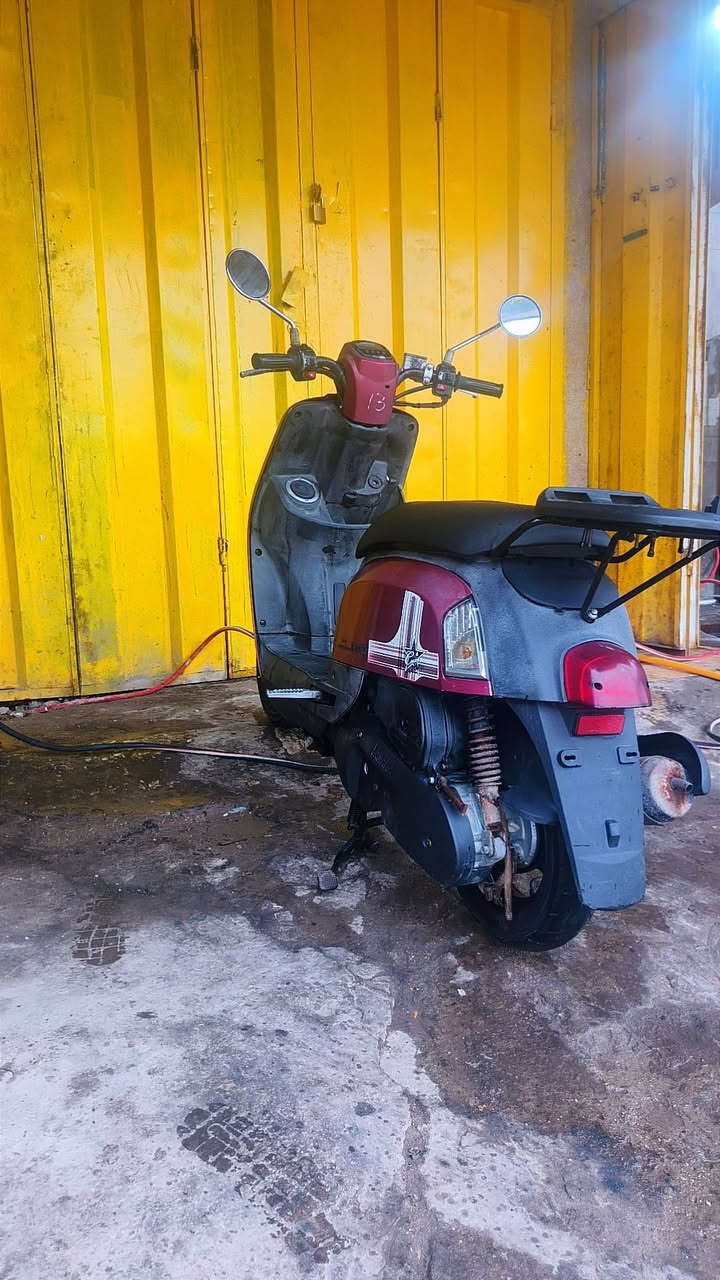 السلام وعليكم بوليس نوزل مال رمبه صار شهرين من نازله الدراجه حلوه و بيه شلعه و معدل فول الدراجه برغي ما بيه نقص كله ختم واحد و بلاديه السعر 800 و بيه مجال بسيط عنواني بغداد العبيدي الاستفسار ع رقم ***********
