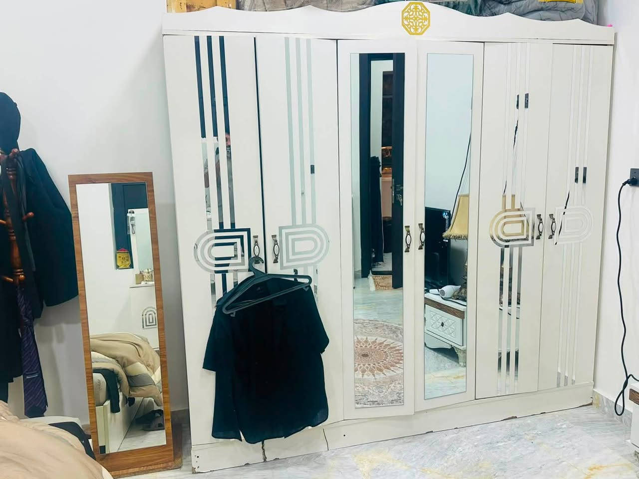 السلام عليكم (غرفه تركيه السعر 200 الف)(الطباخ 4 عيون السعر 250)(تخم تركي باب اول السعر 700)(سبّلت انفيرتر قتصادي السعر 350 الف)(بلازما الباب الاول السعر 150) لمكان الشعب رقم الهاتف ‭***********‬
