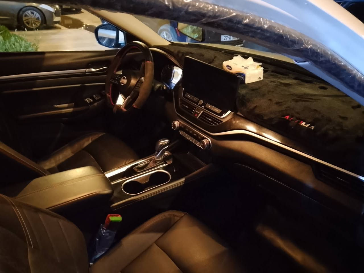 نيسان للبيع 150اتصل *********** امريكي فول مواصفات موديل 23 حره تحويل ماشيه 11 الف
