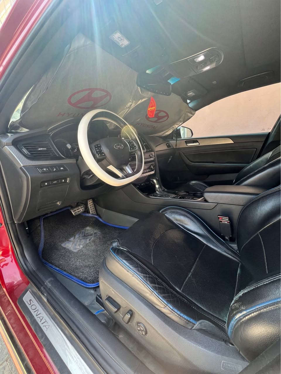 سوناتا 2018 Hyundai Sonata, Limited
السيارة limited يعني أعلى فئة بالسوناتا
💠 ترهم بيع ترهم مراوس حسب قناعه
وارد امريكي 

💠حادثها :جاملغ و بنيد باقي كفاله 
يرباك دركه 

🔷مواصفات مفولة: ✅
1رادار امامي. رادار خلفي. رادار جانبي
2حساس امامي خلفي 
3)تحديد مسار 
4)بصمه أبواب 
5)بنرواما 
6)جنطه ذكيه
7)تبريد بيانو +تبريد خلفي 
8)بردات خلفيه بلاد 
9)داخل جلد اسود 
10)ذاكره كشن +كشنات كهرباء اثنين 
11)كشن تدفئه + تبريد 
12)ستيرن تدفئه حرف D+شفتات 
13)اتتو هولد 
14)سايد بريك بصمه 
15)شاحن واير ليس 
16)2000تيربو 
17)انضمه قياده sport.,normal,eco 
18)يدات نيكل
19)دمام خلفي 
20شاشه كار بلي تدعم خرائط 
🔸
🔸سياره نظيفة 
💠(للعلم السيارة مبرجة على استقبال البانزين العادي بدون اي دوانز) 💠
مكان سياره :النجف الاشرف
للاستفسار الاتصال
*********** النجف, العراق

