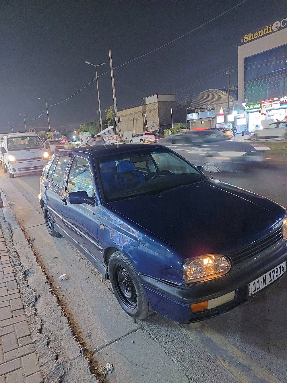جولف 1994 محرك ١٨٠٠ دوش المرغوب كير اوتو السيارة باسمنا مصبوغة عام للجمالية لون كحلي بدون بوليش تبريد ثلج 🧊 غاز ac delco اصلي ٤ جامات كهرباء و ٢ ايرباك و فتحة سقف السيارة فول ١/١ مدوشمة جديد لايتات ليد تخم تايرات جديد و باتري جديد الحماوة بعز الحر ٧٠ بنكة ٦ سلندر عاصفة  السيارة استخدام بيتي 
السعر : ٤٥ بي مجال للجادين
العنوان : بغداد الكرخ 
الرقم :  ابو عبدالله *********** 
او : عبدالله *********** متوفر واتساب
تگدر توضح شكد ممشايتها الحالي بالضبط؟ وهل عدها تأريخ صيانة أو تبديل قطع مهمّة من قريب؟: 
محركها مبدل حاويه 
شنو وضع الشاصي/البنطور؟ أكو أي حادث، سمكرة، أو رشّات غير اللي مذكورة بالاعلان؟: 
شواصي سليمة و بدون دواخل 
السيارة باسم منو؟ وهل أوراقها كاملة وجاهزة للتحويل، وأكو وكالة/تفويض أو لا؟: 
باسمي و كاملة من ناحية الاصوليات
تگدر تحدد المكان أكثر بالكرخ حتى يسهُل على الزبون يوصل يشوفها؟: 
حي الجهاد
شنو سبب البيع؟ وهل السعر ثابت لو بي مجال بسيط للمفاوضة للجادين؟: 
بي مجال للشراي
