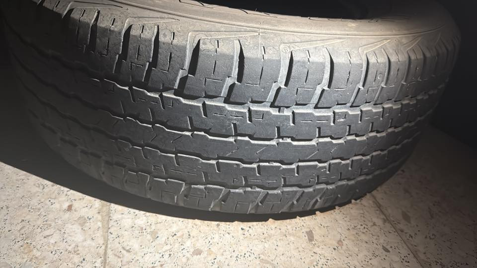 تايرات للبيع سعرهن ٥٠ الف ٣ قطع قياس ٢٨٥/٧٠/١٧
***********
