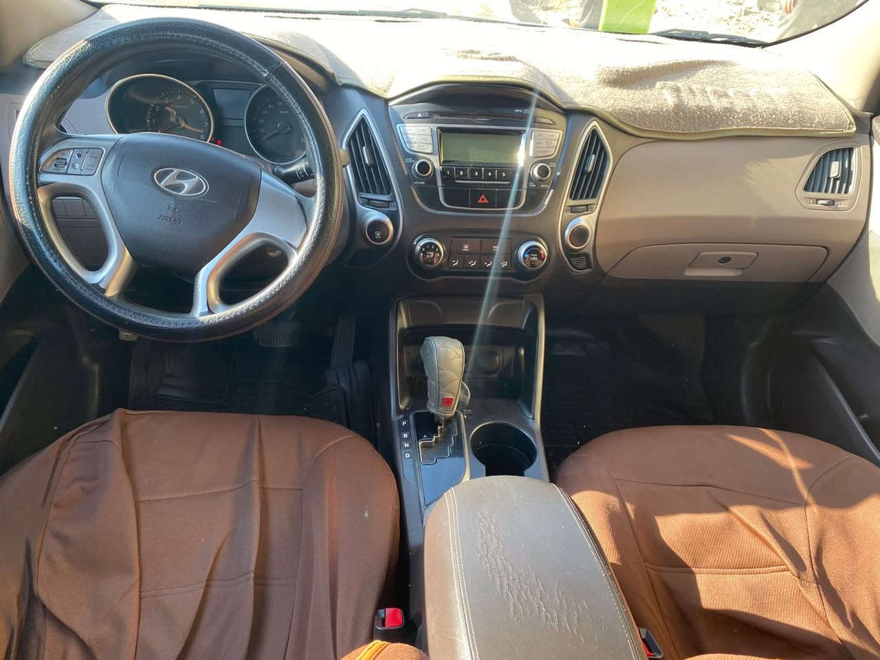 توسان 12 خليجي شباك 15 تحكم استيرن اشاير بالمري كامره خلفيه دواره كاعيه جلد اصلي ماشيه 220 بيه قطع صبغ بدون دواخل كير+ مكينة بحاله جيدة رقم بغداد مشروع وطني السيارة حلوه ترايك وين متحب السعر المطلوب 127وبيه مجال مكان السياره بغداد الجديدة ***********
