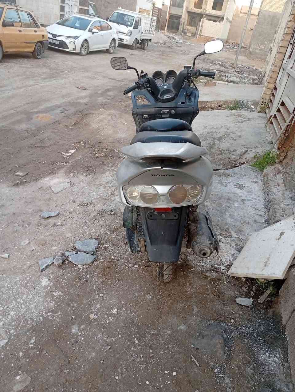 فورزة 06 سرعه 160 ابيع كوم حديد.
السعر 300وبيهه مجال حك الجيه 0788 584 3160 
رقمي
