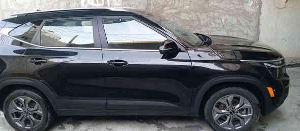 كيا سيلتوز موديل 2024  وارد امريكي نص فول بصمة فوريل  باسمي تحويل ثاني يوم كفالة من شاصي ولغد ومحرك وكّير السيارة ما مبدل بيها ولا قطعة تعديل جاملغ وشبرين من البنيد مكاني بغداد-الشعب السعر 180 وبيها مجال للطيبين ***********
