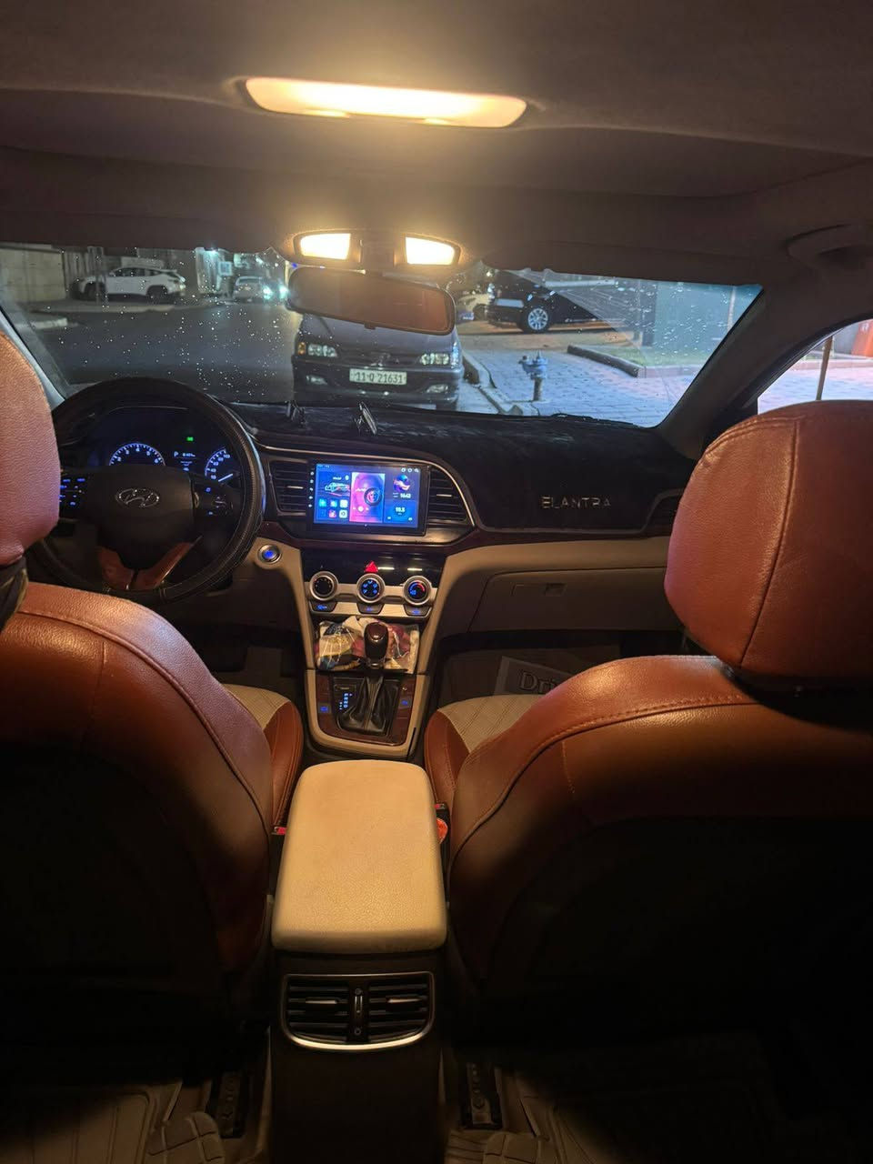 السلام عليكم 
هونداي النتره موديل 2019
خليجي محرك 2000 cc 
مواصفات فول معروف الخليجي 
تحكم ستيرن جهتين 
مودات قياده 
مري شفط 
سلايت روف
ثلاث انضمه قياده 
حساس خلفي امامي 
ايربكات سليمه 
السياره ماشيه 84 الف 
بيه ملاحظات موضحه بالصور 
وصور السونر موجوده 
السعر 154 وبيه مجال حك الجيه 
مكان السياره بغداد النهضه
مكلف بلنشر رقم صاحب السياره 
***********
***********
