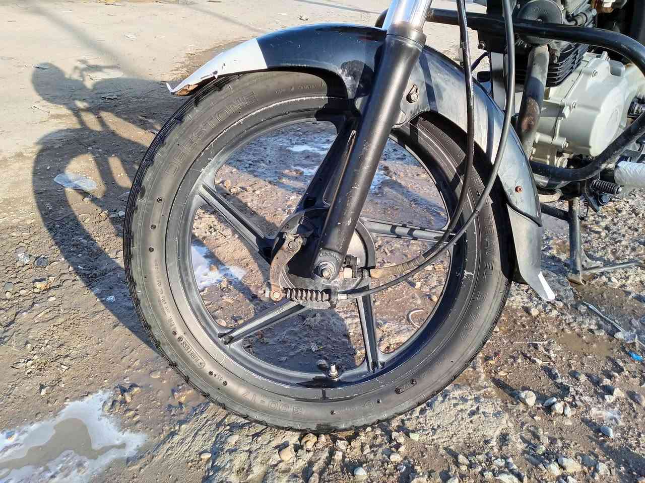 السلام عليكم درجة بوكسر موديل 2021 درجة مكينة ما مفتوح بس بيه خيط خفيف تخم تاير جديد  دسكات امامي وخلفي جدد كهربائية رقم انكليزي تحتوي ثاني يوم تواصل ***********
