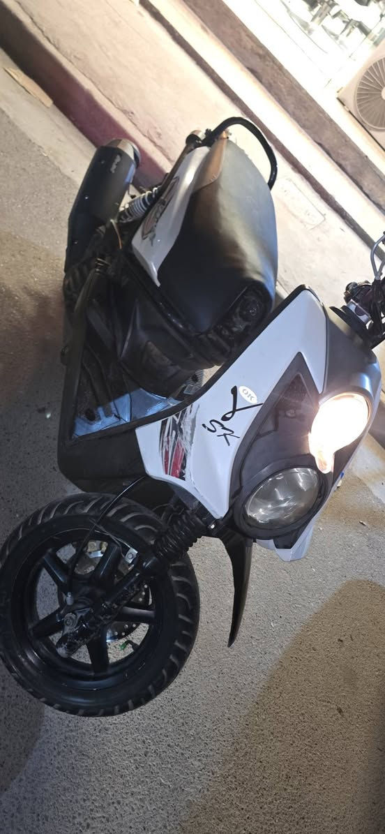 سلام عليكم اخوان 
سكنس جبلي 
بحاله الوكاله 
بيها كلج خلفي رياضي
خير من الله شلعه وكهربائيات ومكينه مكفوله
عنواني دوره 
سعر 950 وبيها مجال قليل 
مو شراي لا تعبني 
***********
ممتواجد عل فيس
