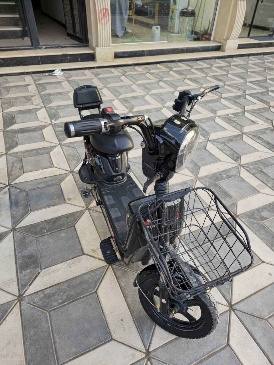 دراجة شحن 48 فولت السرعة 40 نضافه 95 % مكاني بغداد ***********
