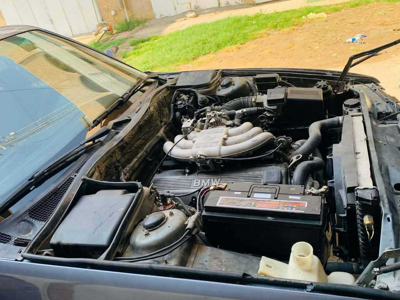 سلام عليكم للبيع
BMW

وارد الماني 🇩🇪

‏525i 

مكينة مفتوح 

كير محرك مكفولات  

 مصبوغة عام جمالية 

كشنات جلد 

فتحت سقف طكتين 

لايت زنون 

دعامية امامية M

تخم تاير جديد 

ويل خلية جديد 

رقم بغداد جديد انكليزي

هزة جديدة 

السيارة جاهزة 

موديل 90

العنوان كوت واسط الدجيلي 

السعر 52 وبيها مجال 

رقم الهاتف  *********** 

خاص مفتوح مستعجل ع بيعته
