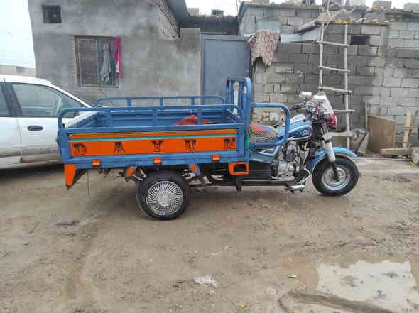 دايوان موديل19اوراق وصليه سلف و باتري جديد كهرباياته كلها شغاله نضيفه محرك نضيف سعره مليون و نص و بيها مجال العنوان الانوار قرب سيد ابو الحسن. الاستفسارات على الخاص او الاتصال على الرقم ‭0772 139 9769‬
