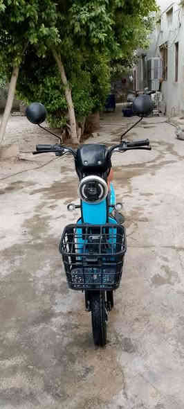 السلام عليكم
ماطور شحن للبيع حجم ١٤  ( اشارات +لايت +بصمه) كلها شغاله الماطور نضيف و كامل ما ناقصه شي 
الى الاستفسار الاتصال على الرقم
 ‪***********
