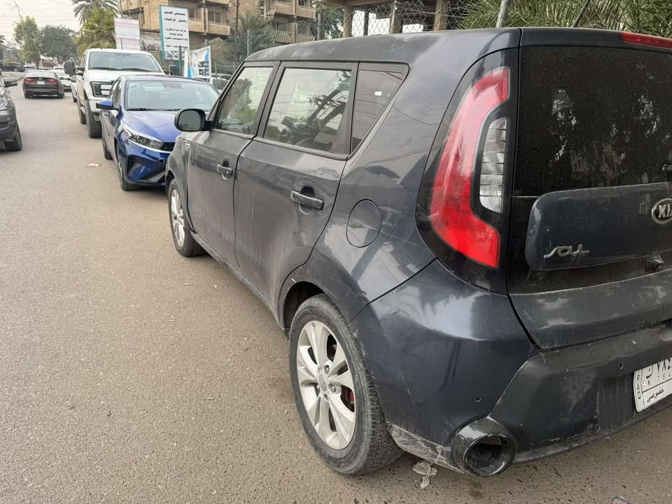 كيا صول ١٦وارد امريكي حادث باب وجاملغ بيها طخطخه هم ابغداد
السعر ٧٥ ورقه 

***********
