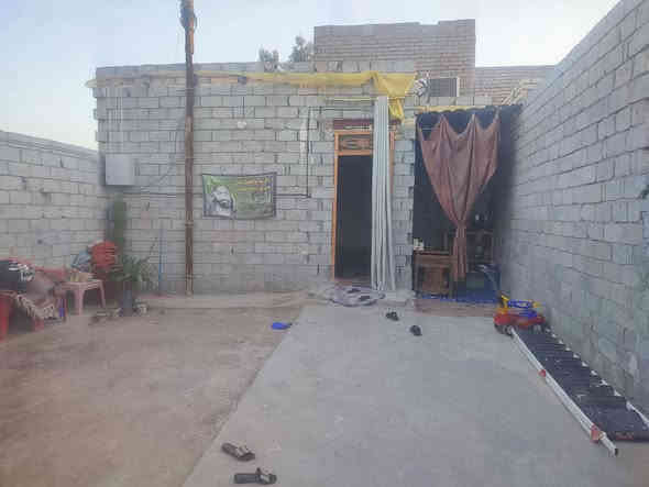 بيت للببع مساحه 100متر بحي زهراء شارع شريفات سعر 13 وبي مجال استفسار اكثر اتصال ***********
