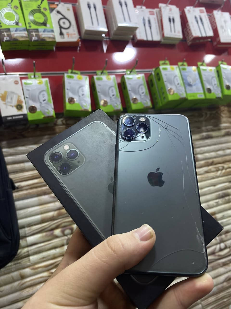 ب 185 الف فقطططط.. 

ايفون 11 برو 
ذاكرة 64 
دبل شريحة
نظافته كلش حلوة
كامراته كلش حلوة😂💔
بطارية 71 

 الظهر مفطر فقط

الجهاز بلادي وتر

رمادي شارع الأطباء فرع الشعبية مجاور دكتور حاتم الهيتي 

مصطفى الراوي // ***********
