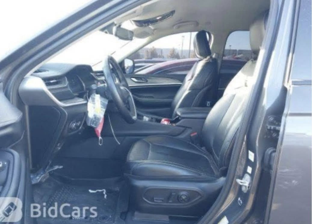 السلام عليكم
جيب لمتد موديل. 2022

5 راكب قصيره ماشيه 60 الف 

رقم بغداد تحويل مباشر 

وارد أمريكي ضرر موضح بالمنشور لا إرباك ولا ضربه قويه بيها سونار موجود سياره مال جناي كلش حلوه جديده اي نقص مابيها 

مواصفاته :بصمه كشنات جلد شاشه كبيره حساس خلفي رادار امامي خلفي جانبي  جنطه كهرباء تحديد مسار اوتو ستوب دشبول ديجيتال 

مكان سياره الفلوجه متواجد بغداد بعض الأحيان 

السعر ٣٢٥ ورقه 
 

***********
