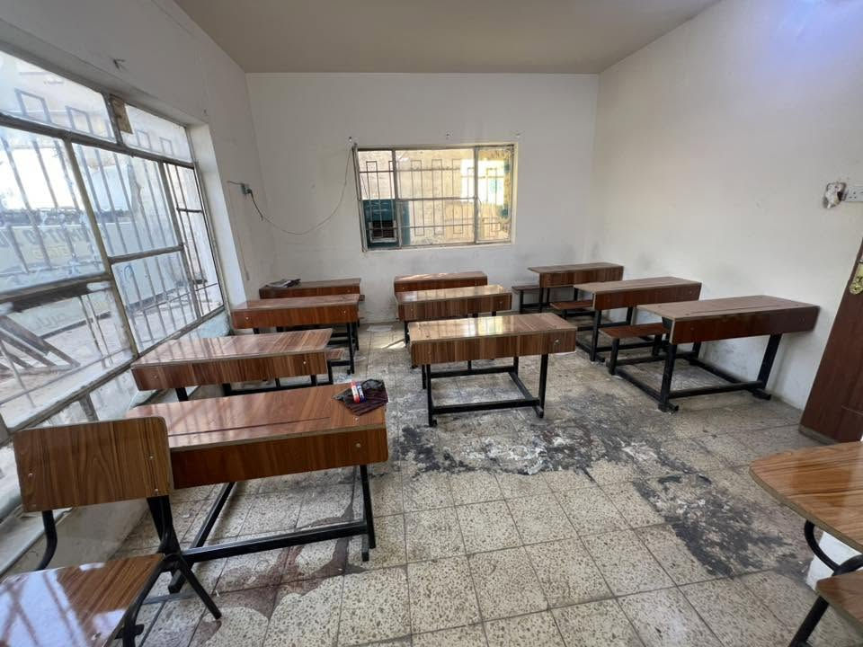 رحلات + ستولات + سبورات 
للبيع 
عدد الرحلات 22 
عدد الستولات 9 
عدد السبورات 4 
+ ميز ادارة + كرسي ادارة 
+ مبردات عدد 2 
بسعر رمزي جداً 
.
الرحلات درجة اولى والستولات كذلك 
والصور كدامكم شوفوهن 

للاستفسار مراسلة واتساب 
***********
