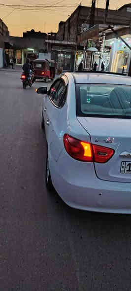 السياره جدا نضيفه ومواصفات معروفه مكينه 2000

السياره مكفوله ماعدا صبغ بدون معجون جاملغ الخلفي  لافتح ولاضربه اثر شخوط

اي استفسار اتصل بغداد الدورة 

***********
