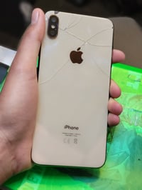آيفون XS ماكس • ٢٥٦ • ظهره مكسور