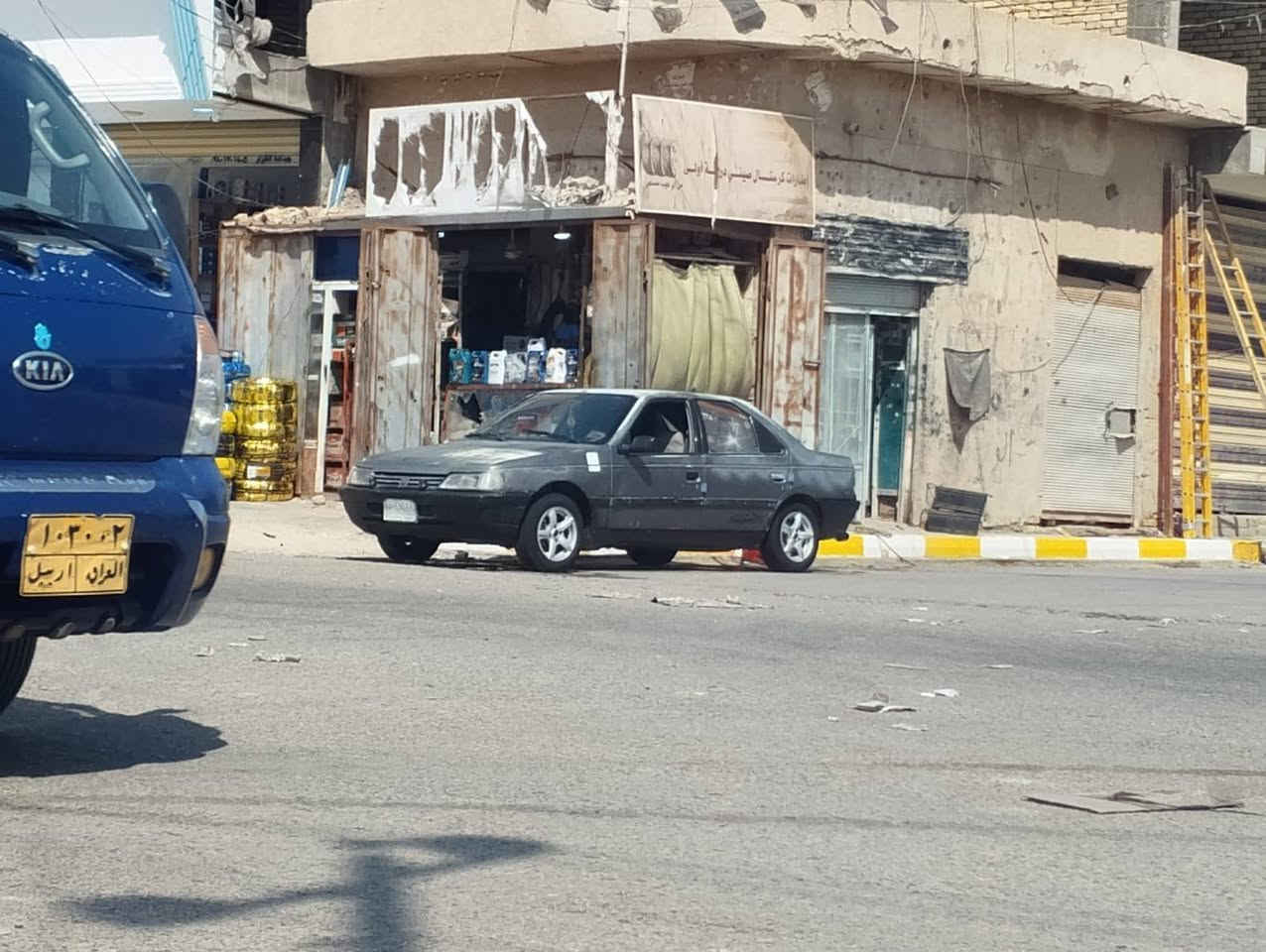 بيجو  فرنسي  محور كولاه  سياره حلوه ومال جناي  رقمه كربلاء صاحبه يريد مداور        خوش سياره سعر مالته 25 وبيه مجال  وهاذه رقمي خابر وبيك خير وتدللل  وال سياره  مكانه ناصريه غراف ***********
