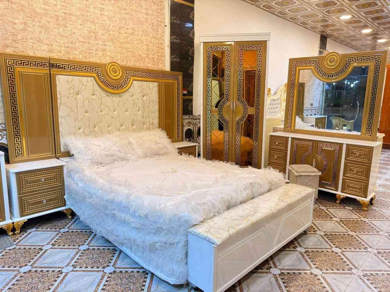 🚨 انطلقت أقوى تخفيضاتنا على موديل الأقواس – فخامة بسعر ولا أروع! 
بلنقد والاقساط

📉 من 2,450,000 دينار عراقي
🔥 إلى 1,950,000 دينار فقط
💥 فرق 500 ألف دينار خلال 6 أيام بس!

✔️ موديل الأقواس – نجارة عراقية 100%
متوفر ضمن وجبة الدرجة الأولى ووجبة الأصباغ (البوية)

✨ تفاصيل الطقم (10 قطع):
• كنتور بطول 330 سم + ملحق 430 سم – ارتفاع 250 سم
• تصنيع داخلي: صاج طبيعي 4 ملم
• وجه الكنتور: MDF سماكة 12 ملم
• الضهر: چرچوبة شد برغي
• القاعدة الأرضية: بلوك صاج
• أبواب نرمادة شريطية
• التقطيع الداخلي: حسب رغبتك
• سكك سلايت – تقطيع بلوك بورد
• الشازون: خزان + طابورية إضافية
• سرير 6 أرجل من بلوك بلاويد
• لون الدوشمة حسب اختيارك
• تصميم فريد بمسكات مختلفة عن باقي الموديلات

🚛 توصيل وتركيب لكافة محافظات العراق بكروه
🛠 صيانة مجانية لمدة سنة كاملة

📍 العنوان: الرمادي التأميم قادسية الاولى
📞 للحجز والاستفسار: ***********

🔹 معرض الجشعمي للأثاث – ثقة محلية بجودة عالية

⏳ الكمية محدودة والعرض ينتهي خلال 6 أيام فقط!
👇 لا تفوّت الفرصة وخلي غرفتك تحچي ذوقك!#الجشعمي الرمادي, الأنبار
