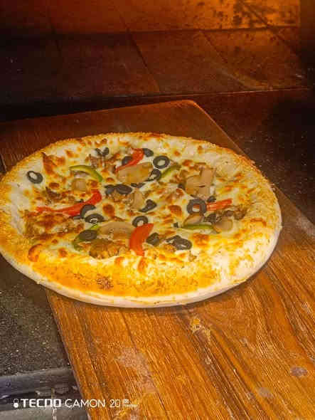 بيتزتنا غير شكل طعم ونظافه وتوصل حاره

وسط ٧٠٠٠
عائلي ١٠٠٠٠

دوره شارع الصحه قرب مدرسه الجيل الجديد
يوجد توصيل داخل وخارج الدوره
دوره توصيل واتساب ***********
