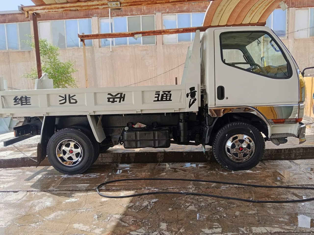 سلام عليكم سياره عظم شاصي مفتوح موديل 91،،،مكانه نجف الاشرف عل حولي،***********
