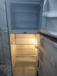 ثلاجه جديده كلش ما داخله تصليح حجم جبيره كلش  السعر ١٦٠   تصال ٠٧٧٦٠٩١...