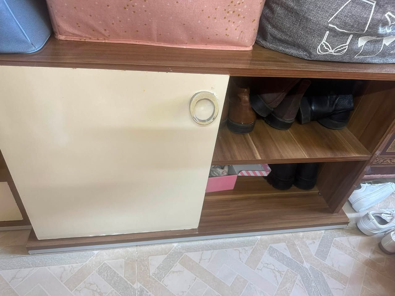 غرفة نوم وميز تلفاز بسعر مناسب جدا


**إذا كنت صاحب هذا الإعلان وتريد حذفه لأي سبب، رجاءا أرسل رسالة إلى الدعم الفني**