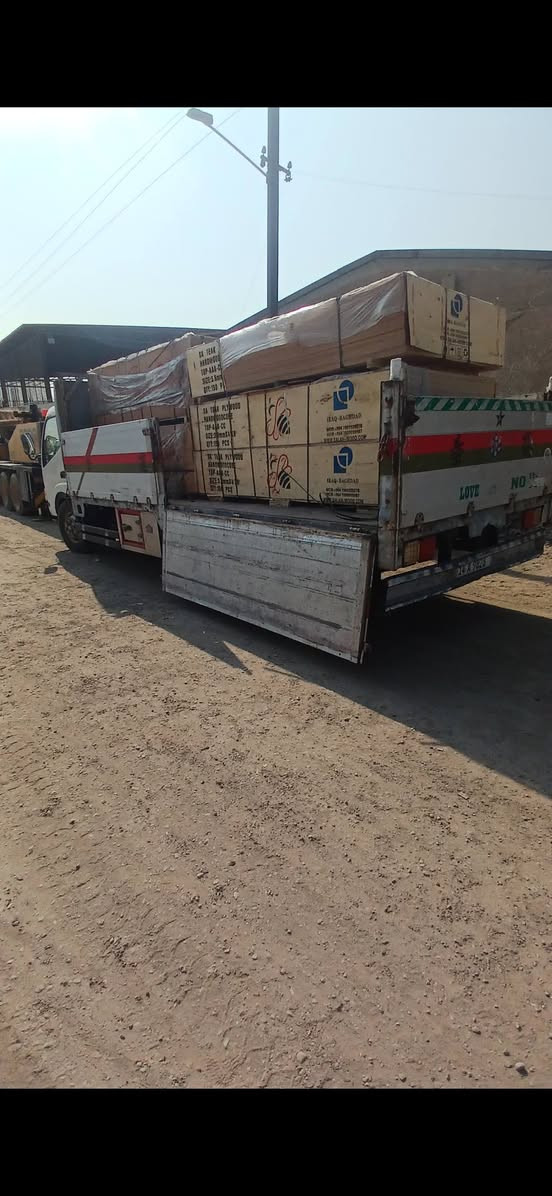 سلام عليكم سياره للبيع كنتر. نوع السياره هينو أنكر  حجم ٣٠٠.  رقم بصره مكان بغداد  مول ٢٠٠٥.   رقم دوالي  سياره جاهزه للعمل سعر  ١٣٠.    طول شاصي ٥ متر  والبدي ٥ و٤٠.       ***********
