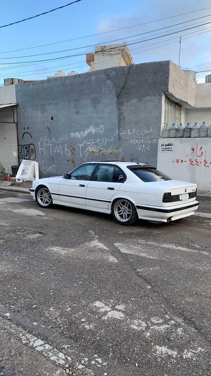 BMW مۆدێل ١٩٩٣
سەیارەکەفوول مواسەفاتە 520 گێڕ عادیە
زۆۆر جوان ماوەتەوە
رەقەم کەرکوکی ئەسڵایە بەشەرت
سەنەوی ئەسڵی لەگەڵ دایە
سەیارەکە بڕاواو موس بەشەرتە
ماڵی دۆستە 
بۆ زانیاری زیاتر پەیوەندی بکە بە
*********** أربيل, العراق
