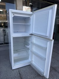 ثلاجه ١٠ قدم مع براد مستخدم نظيف جدا للبيع / 07713821857 عنوان بغداد /...