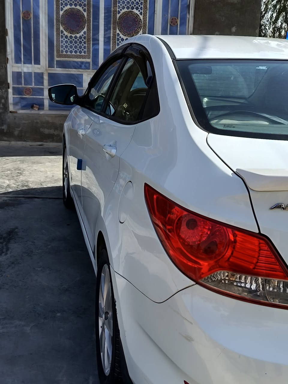 السلام عليكم اكسنت 2015خليجي مكينه 1600 السياره خير من الله فول مواصفات عدا البصمه تحكم ستيرن جهتين فتحه كامره دواره ويل كب تاير تخم جديد كير ومكينه مكفولات بيه طخه بدوسه مبينه بل منشور وبيه بارد بجاملغ الخلفي شبرين ورشوش شويه صبغ منضومه تبريد جديده السعر 112وبيها مجال مكان بغداد 
رقم الهاتف ***********
