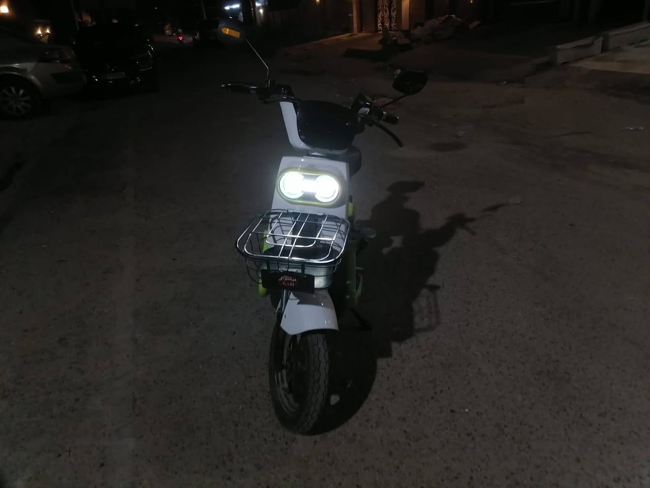 دراجه شحن للبيع
اشاير لايت بك لايت ٢بصمه ٢سويج و٢كارت وتعمل عن بعد مدرعه 
 شاشه /بلوتوث/ شحن/ مبايل ام بي ثري /سله
السرعه ٥٠ كيلو متر
تحتوي على ٥بطاريات حجم كبير
نظيفه
ماركه يولندو
بغداد اليرموك
السعر ٤٠٠وبيها مجال


**إذا كنت صاحب هذا الإعلان وتريد حذفه لأي سبب، رجاءا أرسل رسالة إلى الدعم الفني**