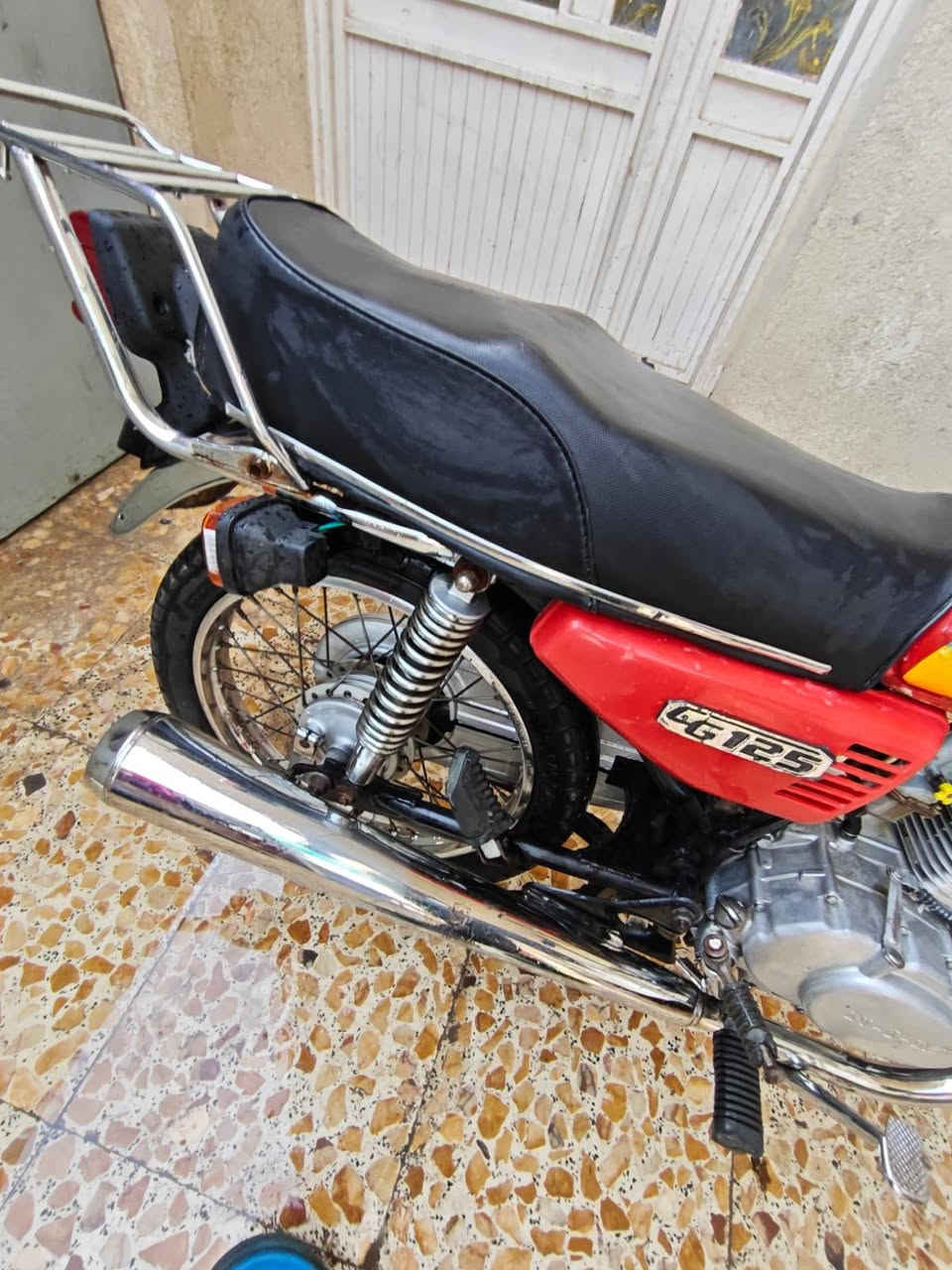 سلام عليكم دراجة للبيع نامه بدون مكفول عشائرين بس باتري تشتغل كهربائيت السعر 550.     ***********
