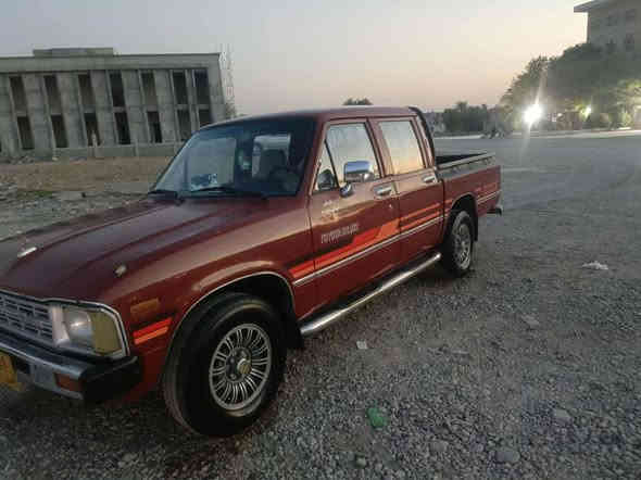 توێتا پیکاب بۆ فرۆشتن مۆدێل 1983 هەمووگیانی لەسەر دەقی شەریکە ماوە لۆک لۆکە سەنەوی هەیەو بەشەرتی حاسیبە گێڕو مەکینەو ئەکسل و تەقەو ڕەقەی بەشەرت وایەرمەنی هەموو گیانی ئیشەکا چوار تایەو ویلی لۆکی لەژێرە دەعموو لێدرانی نیە ماڵی دۆستە سعری 42 وەرەقەو کەمێک مەعمەلە شوێن کەلار موشتەری نیت بێزارم مەکە ***********_***********
