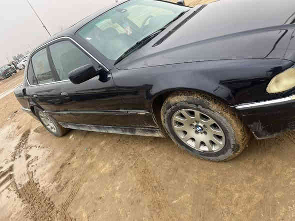 للبيع بي ام خفاش E38 حجم ٢٨ سياره مصيوغه جماليه جديد بعده ممبولشه تبريد تحكم ستيرن فتحه صندوك شفط السياره بس يرادله شوي ترتيب للغرفه لكشانه الامامي  كلشي بيه شغال رقم انبار الجديد مكان السياره الرمادي متواجد ع النت للاستفسار وهاذ رقمي ***********
