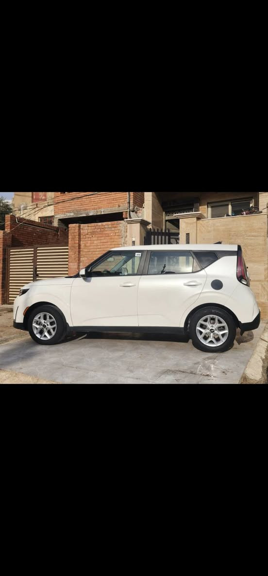 كيا صول LX
موديل 2024 
دخول جديد. جديده   كلش. بوضع شركة
تخم تاير  جديد
المواصفات 
وشاشة دجتل  
محرك 2000 دوش
مودات قياده 
رادار امامي
رادار خلفي
رادار جانبي
شاشة كبيرة
كامرة دوارة
اوتو ستوب
تحديد مسار
قيادة ذاتية
توقف ذاتي 
تنبيه عند مغادرة المسار
كروس سرعة
مانع انحدار
ويل كب حجم 17  
حساسات 360 درجة
وضعيات قيادة
شحن واير ليس 
وبعد بيهة مواصفات
سيارة جاهزة وكاملة بدون نقص 
 صورالحادث مرفقه
رقم بغداد انكليزي 
هزه جديده
السعر    $ / 155
إتصال***********
