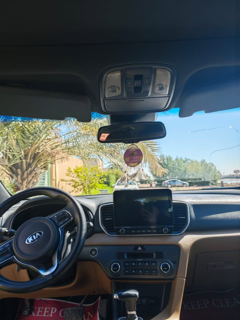 كيا سبورتج خليجي 2018 مكينه 2000 دوش بدون صبغ
سيارة نضيفة ماشية 150 الف وقابلة للزيادة 
فول مواصفات عدا الرادار بيهه بصمه وكشنات جلد  كهربائيه 
مكان السياره بغداد والسياره بأسمي تحويل مباشر 
للبيع او مراوس ويه راف 4 هايبرد 
سعرهه 180 
للتواصل
***********
