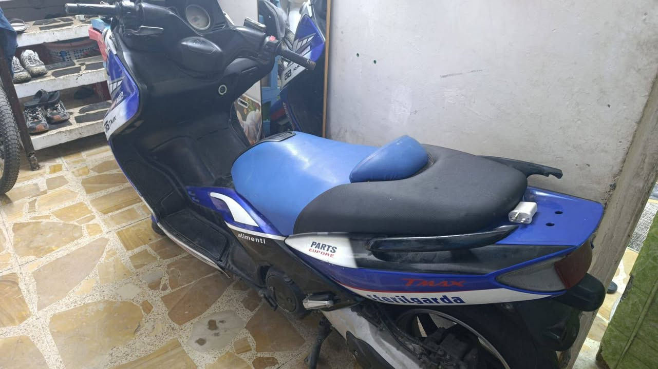 سلام عليكم شباب 
دراجه تيماكس 2008 دراجه ماشيه 79 الف دراجه نضيفه مكينه برغي ما ملعوب بي دراجه نضيفه وما بيها اي ضرر فقط ماسده وحده مكسوره ومبينه بصوره فقط السعر 17 وبيها مجال حك الجيه مكاني بغداد سوق العربي


**إذا كنت صاحب هذا الإعلان وتريد حذفه لأي سبب، رجاءا أرسل رسالة إلى الدعم الفني**