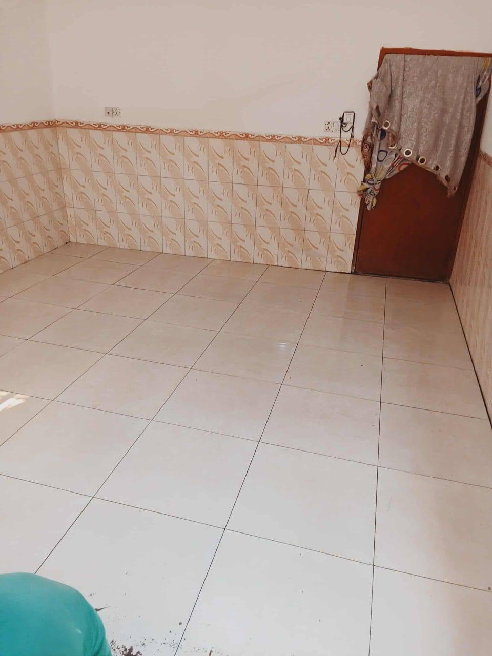 سلام عليكم  خلفة سيراميك متفرغ داخل وخارج ابي غرق وشغل مضمون
***********ومن الله التوفيق
