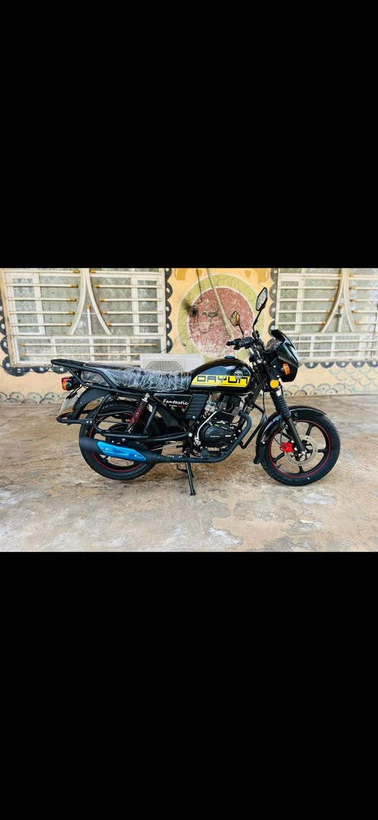 السلام عليكم 
دايون نفخ 2026 صفر كيلو متر وقابله لزياده 
بصمه تشغيل عن بعد 2
سويج سجينه 2
دراجه اول تبديله دهن بعدها ع السحك 
اوراق سكنر 
يعني ابيعك دراجه بعتبار وكيل 
السعر مليون و 650 وبيها مجال بسيط كلش 
عنوان ناصريه مركز سومر 
*********** 📞+ واتساب
