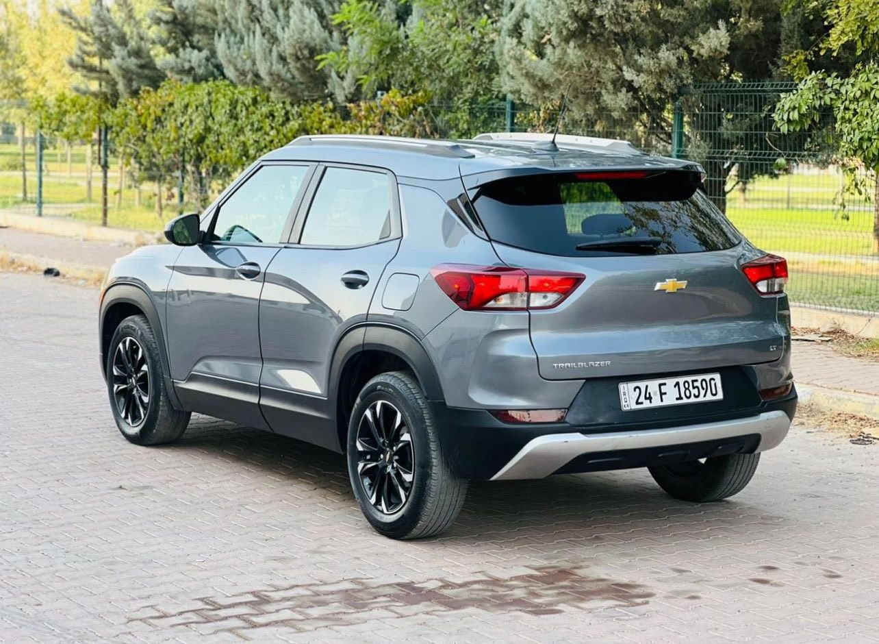 شوفرليت ترايل بلايزر LT
موديل :- 2022
السعر : 123  ورقة و مجال بسيط 🤏

المواصفات: LT

حجم المحرك 3 سلندر 1.3L توربو 
عداد المسافة  38 الف ميل 
رادار امامي وجانبي وخلفي
تنبيه الخروج عن المسار
كراسي مخمل
كرسي السائق كهرباء
اوتو ستوب
وضعيات قيادة
لايتات LED بالكامل
شاشه تحكم بالايعازات
تحكم ستيرن جهتين
بصمة ابواب وتشغيل وتشغيل عن بعد
صبغ :- بص قباغ صندوق صبغ بدون دواخل و بدون ارباك جميع ارباكات سليمه بلادي
سياره مرقم دهوك جاهز 
عنوان 📍عقرة
رقم تلفون و واتساب ☎️
***********
***********
